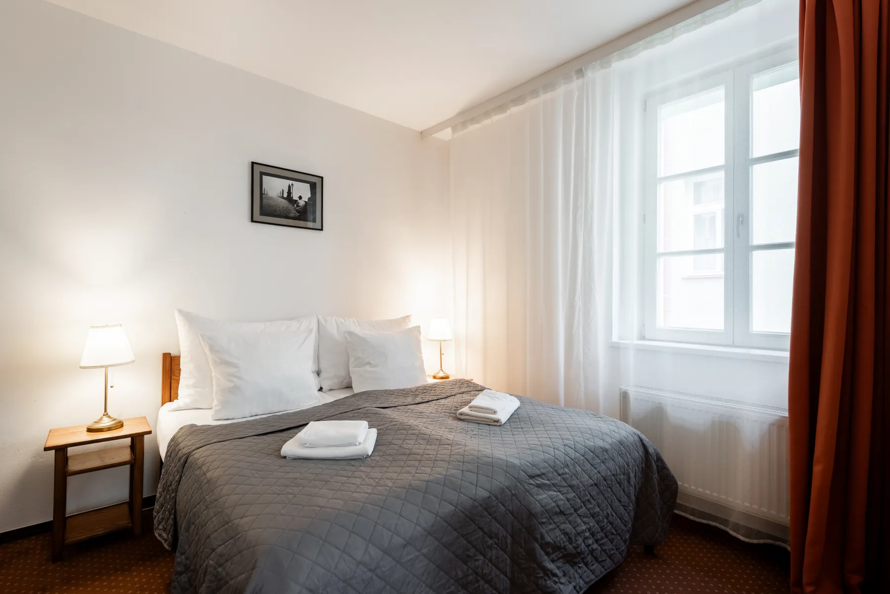 Apartmán se dvěma ložnicemi a balkonem — 4